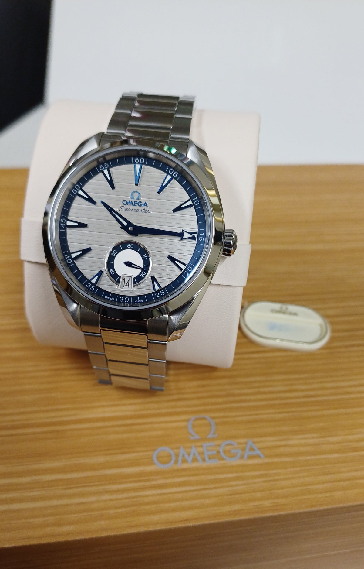 Pre-Owned Mens Steel Omega Seamaster Co Axial Master Chronometer Watch on Bracelet
