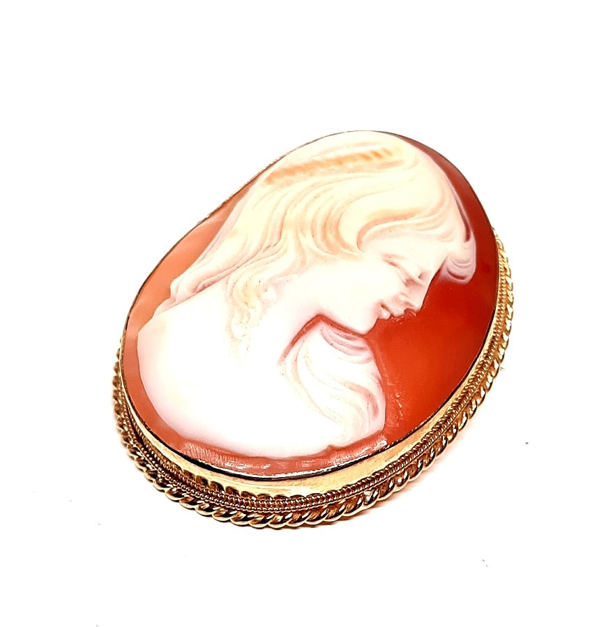 Pre Owned 9ct Yellow Gold Cameo Brooch