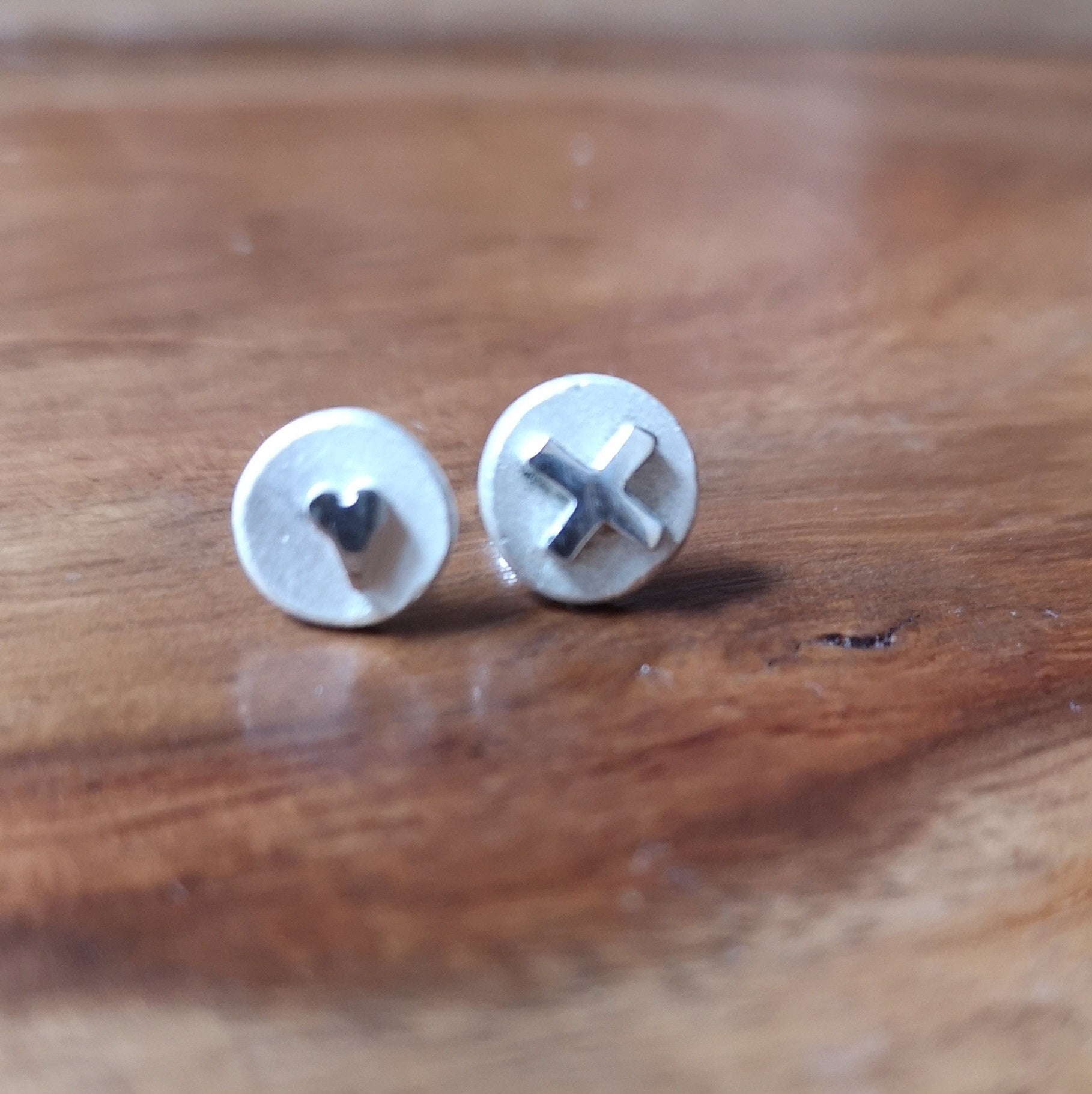 Silver Yulan Hearts and Kisses Stud Earrings